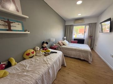 CASA CON JARDIN , PISCINA, QUINCHO , 5 AMBIENTES