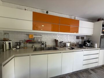 CASA CON JARDIN , PISCINA, QUINCHO , 5 AMBIENTES