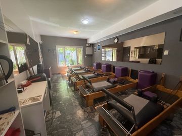 CASA CON JARDIN , PISCINA, QUINCHO , 5 AMBIENTES