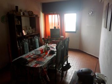 EXCELENTE UNIDAD DEPTO 4 AMBIENTES EN  EN VILLA LUGANO U$S 70.000 NEGOCIABLE