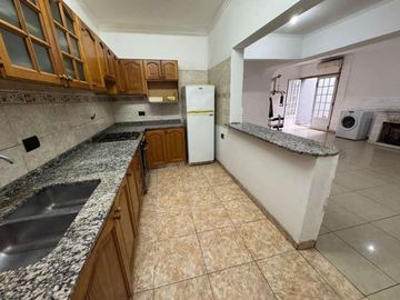 CASA PH DE 3 AMBIENTES EN VENTA - MORON CENTRO