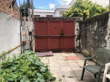 PH a refaccionar al frente de 3 ambientes, totalmente independiente. Sin expensas