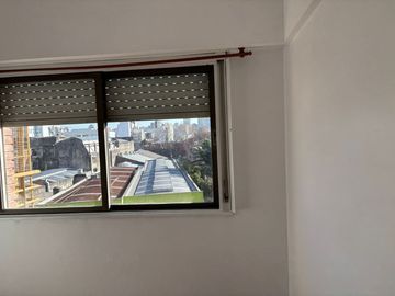 2amb Frente balcon 48mts lav s/Av Independencia