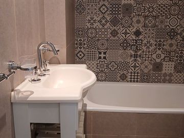 Monoambiente al fte c/balcón