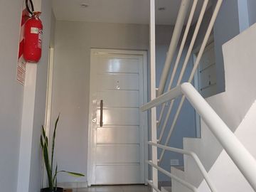 Monoambiente al fte c/balcón