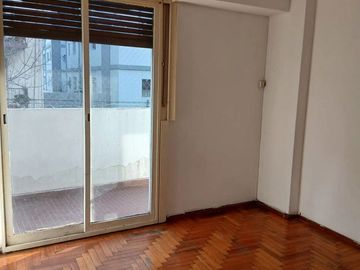 DEPARTAMENTO DE 3 AMBIENTES AL FRENTE CON BALCON CORRIDO