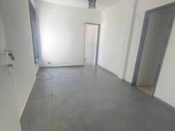 Venta depto 2 amb, frente a estación de subte linea &quotH&quot