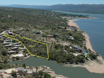 Lote con costa al lago San Roque, en Villa del Lago. Carlos Paz