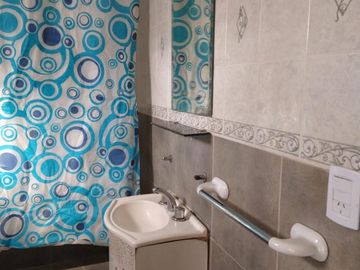 Vende 2 Departamentos En Block. En Villa Gral Mitre