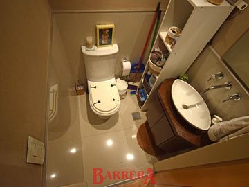 Depto tipo Duplex con coch y baul frente a plaza Zarraga