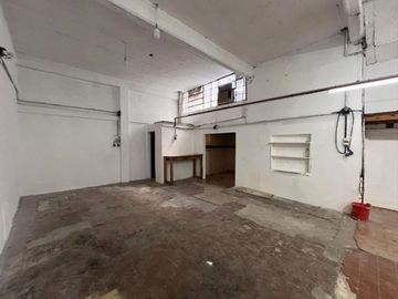 ALQUILER - AMPLIO LOCAL DE 170 M2 - CASTELAR