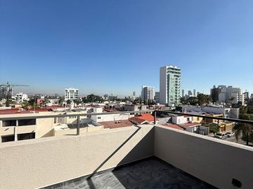 Oficina/ Consultorios  en renta en Prados Providencia