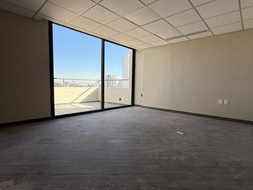 Oficina/ Consultorios  en renta en Prados Providencia
