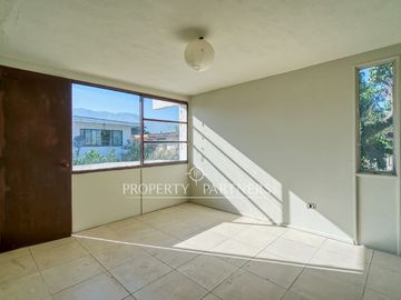 Venta Casa familiar con patio para remodelar en Ñuñoa