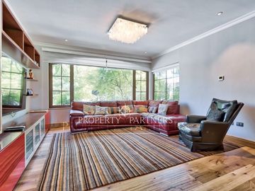 Condominio con cancha de golf y seguridad en Piedra Roja