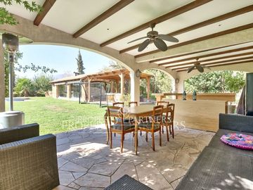 Condominio con cancha de golf y seguridad en Piedra Roja
