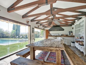 Condominio con cancha de golf y seguridad en Piedra Roja