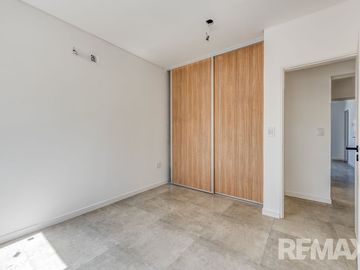 VENTA TRIPLEX 4 AMBIENTES EN PARQUE LELOIR
