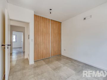 VENTA TRIPLEX 4 AMBIENTES EN PARQUE LELOIR