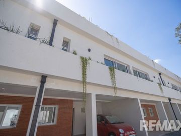 VENTA TRIPLEX 4 AMBIENTES EN PARQUE LELOIR