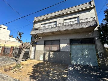 VENTA DEPARTAMENTO 4 AMBIENTES CON TERRAZA