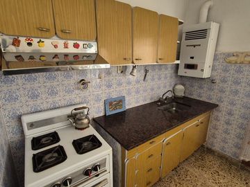 VENTA CASA LOTE PROPIO CON GALPON EN WILDE 10 X 46