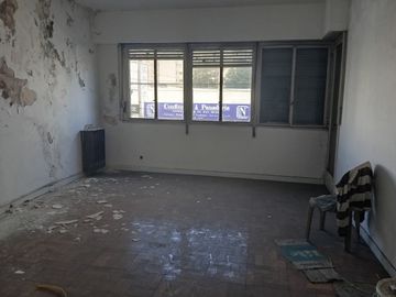 Local Lote c/vivienda Lomas sobre Yrigoyen 8900