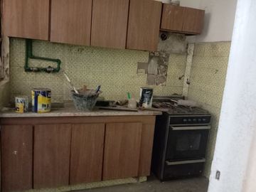 Local Lote c/vivienda Lomas sobre Yrigoyen 8900