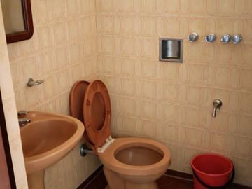 VENTA OFICINA con 2 baños privados en Balvanera