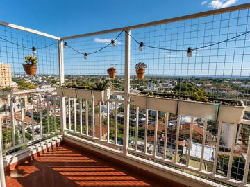 VENTA DE DEPARTAMENTO 3 AMBIENTES CON COCH-CASEROS