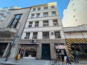 VENTA OFICINA 3 AMB REFACCIONADA ZONA TRIBUNALES