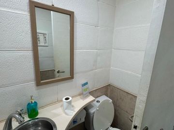 VENTA OFICINA 3 AMB REFACCIONADA ZONA TRIBUNALES