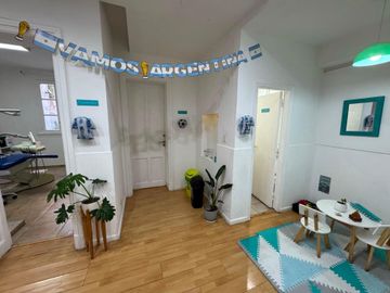 VENTA OFICINA 3 AMB REFACCIONADA ZONA TRIBUNALES