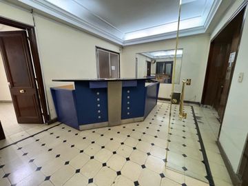 VENTA OFICINA 3 AMB REFACCIONADA ZONA TRIBUNALES