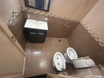 VENTA CASA 5 AMB COCHERA/PATIO/TERRAZA Z/BARRACAS.
