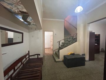 VENTA CASA 5 AMB COCHERA/PATIO/TERRAZA Z/BARRACAS.