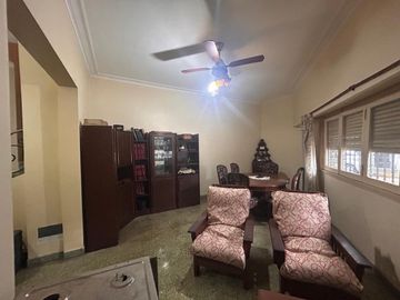 VENTA CASA 5 AMB COCHERA/PATIO/TERRAZA Z/BARRACAS.