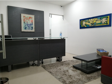 Oficina 407 en renta de 112 m2 en Copr. Malecón, Cancún