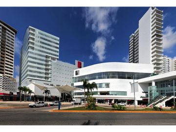 Oficina 407 en renta de 112 m2 en Copr. Malecón, Cancún