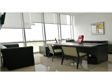 Oficina 407 en renta de 112 m2 en Copr. Malecón, Cancún