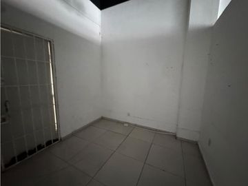 Se renta local 102 de 60 m2 en Centralia, Cancún