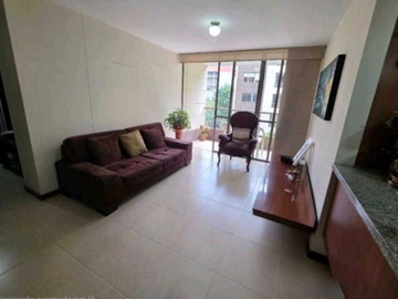 VENTA CASA EN LA LOMA DE LOS BERNAL - MEDELLIN