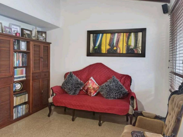 VENTA CASA EN LA LOMA DE LOS BERNAL - MEDELLIN