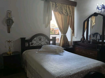 VENTA CASA EN LA LOMA DE LOS BERNAL - MEDELLIN