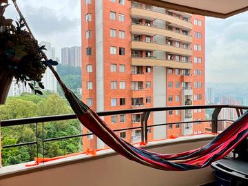 EN VENTA APARTAMENTO EN POBLADO - LOMA DEL INDIO