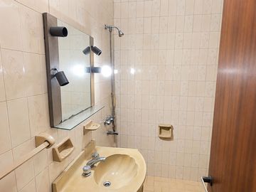 CASA 4 AMB  EN VENTA VILLA ADELINA JARDIN PILETA
