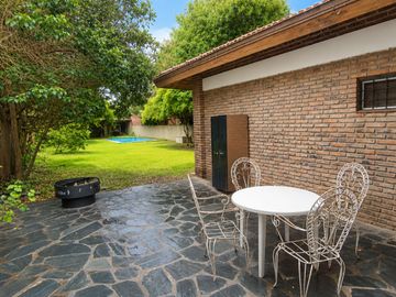 CASA 4 AMB  EN VENTA VILLA ADELINA JARDIN PILETA