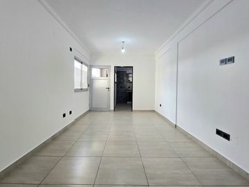 VENTA PH 4 Ambientes con terraza en Versalles