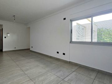 VENTA PH 4 Ambientes con terraza en Versalles