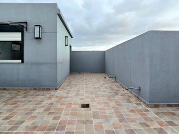 VENTA PH 4 Ambientes con terraza en Versalles